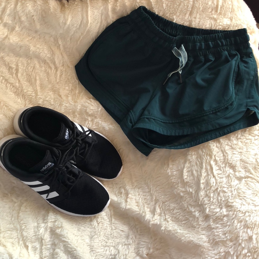 Lululemon green shorts with mesh